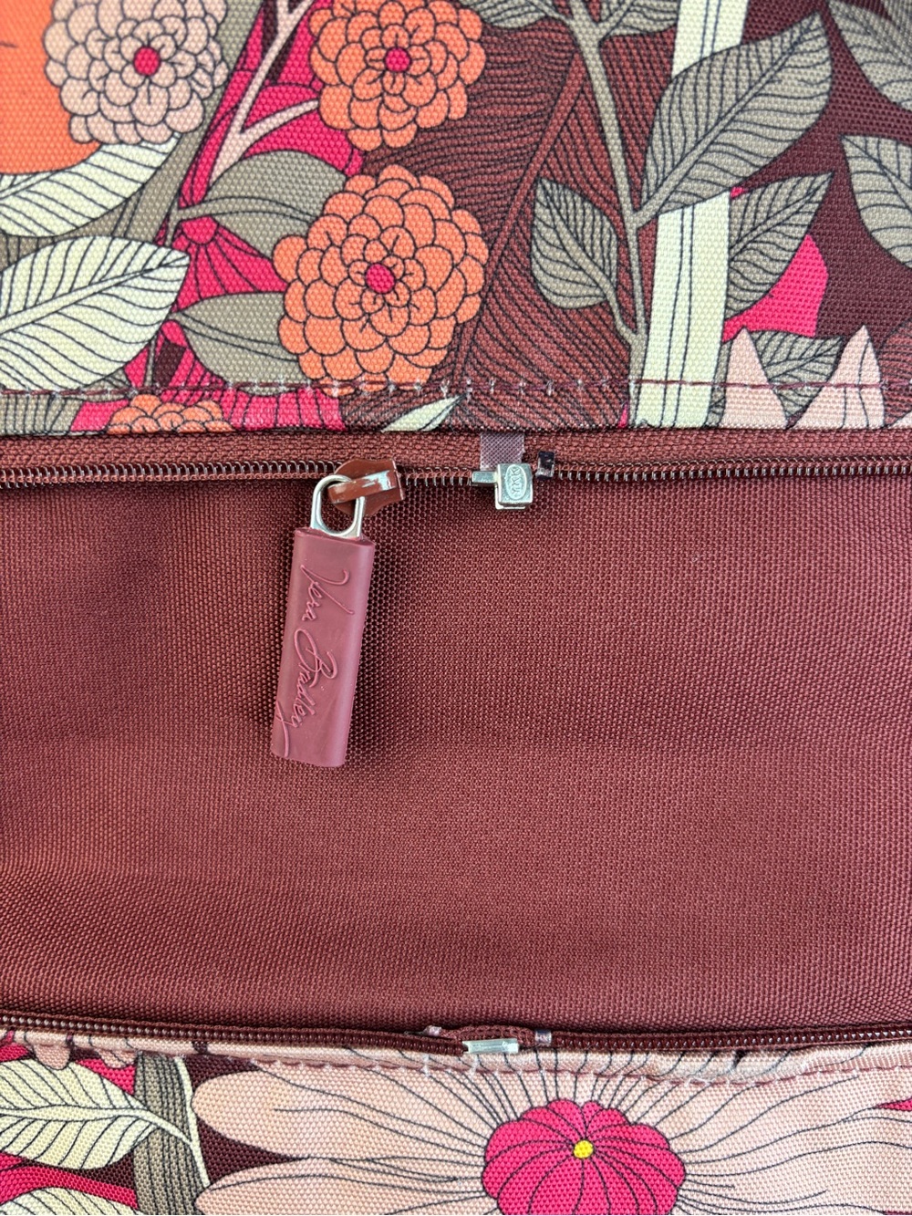 Retired Large Vera Bradley Red Lighten Up Floral Expandable Travel Tote - Picture 6 of 13